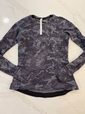 lululemon athletica Women’s Long-Sleeve Heathered Camo Top - Charcoal Gray